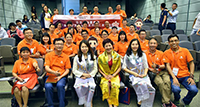 來自「馬雲公益基金—香港學術及文化交流體驗團」的內地30位鄉村教師與中大代表合照